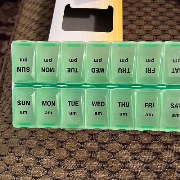 7- Day pill organizer - Picture 1 of 5